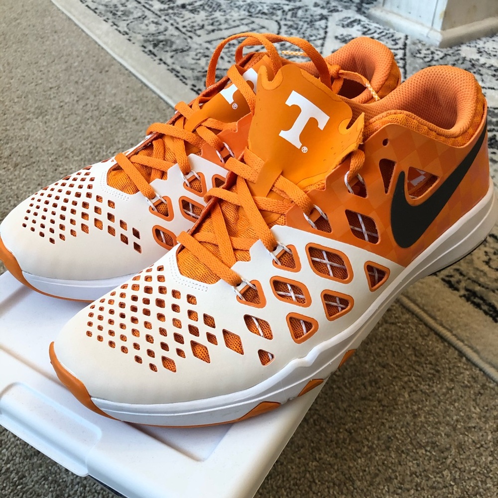 NIKE TENNESSEE VOLUNTEER SNEAKER
